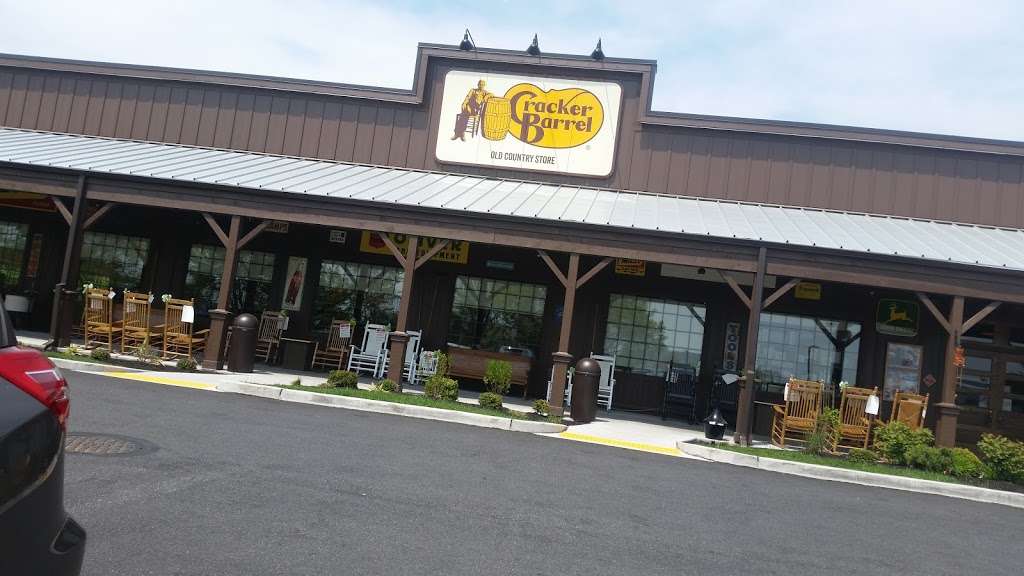 Cracker Barrel Old Country Store | 125 S Stewart Ave, Ridley Park, PA 19078, USA | Phone: (610) 521-1567