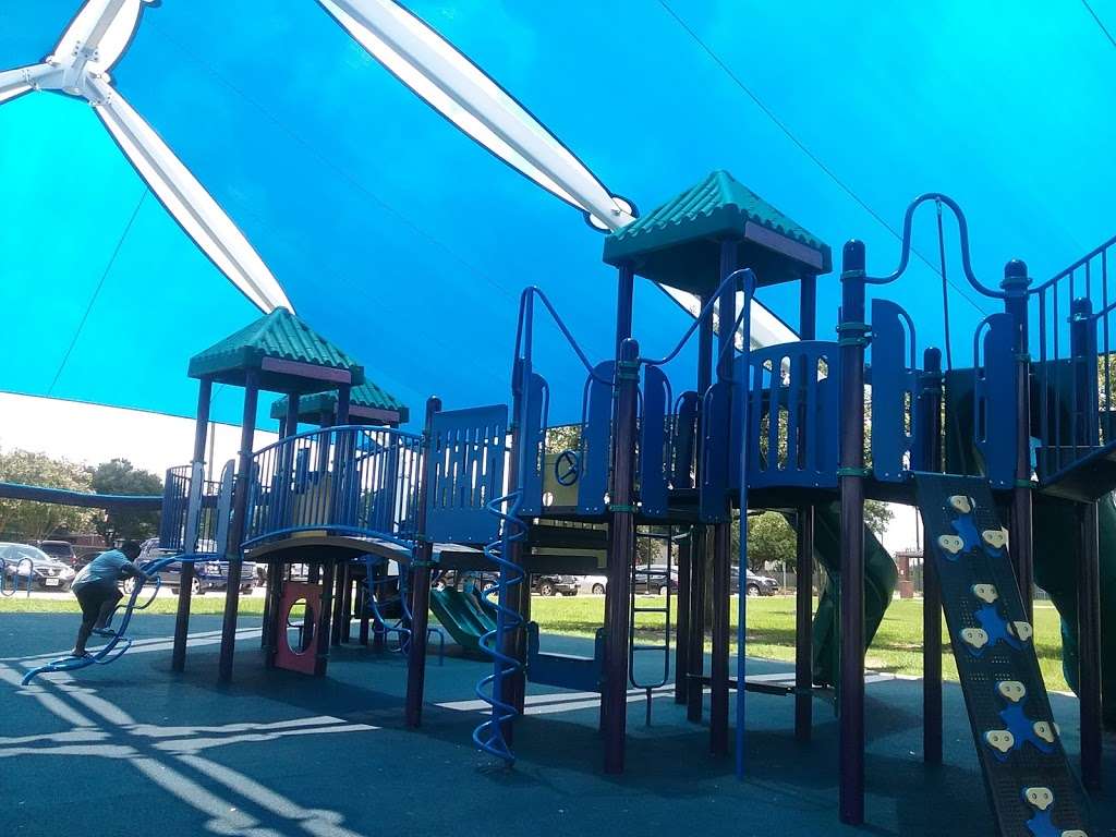 Southdown dog Park | 2150 Country Pl Pkwy, Pearland, TX 77584, USA | Phone: (281) 412-8900