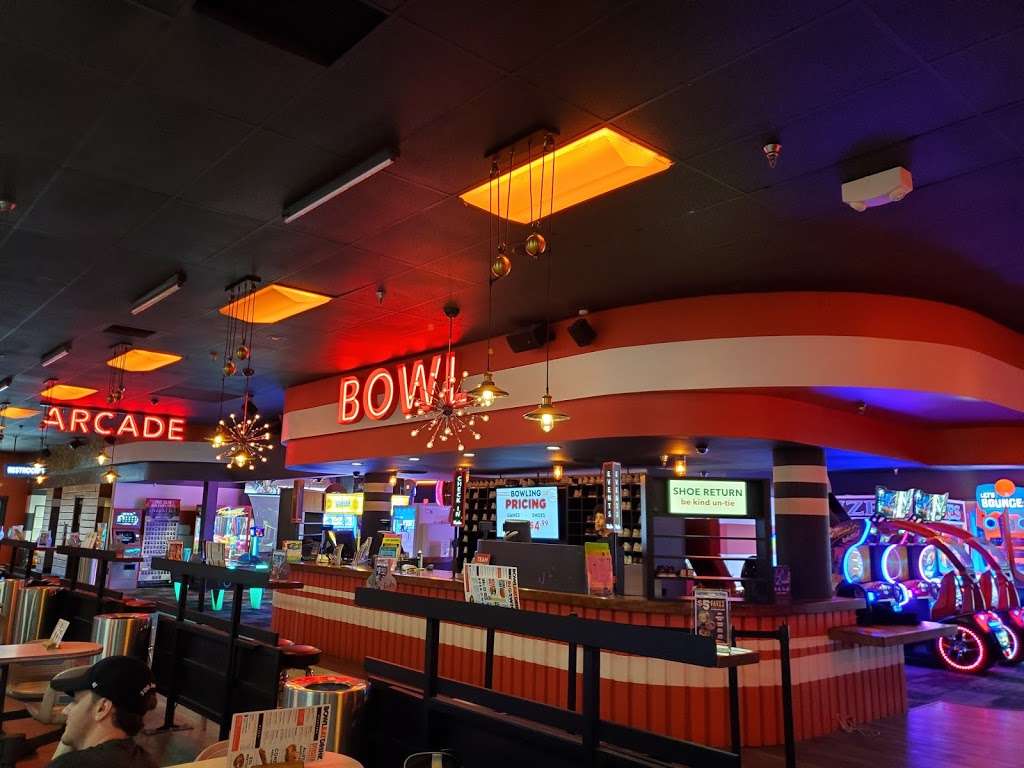 Bowlero Murrieta | 40440 California Oaks Rd, Murrieta, CA 92562, USA | Phone: (951) 698-2202