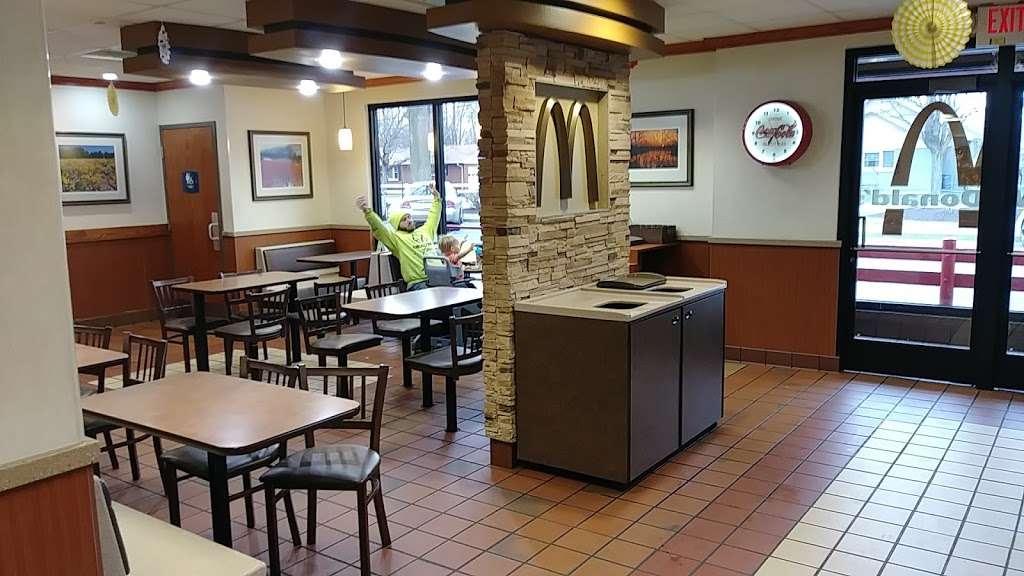 McDonalds | 2010 Burton Ln, Martinsville, IN 46151, USA | Phone: (765) 342-7049