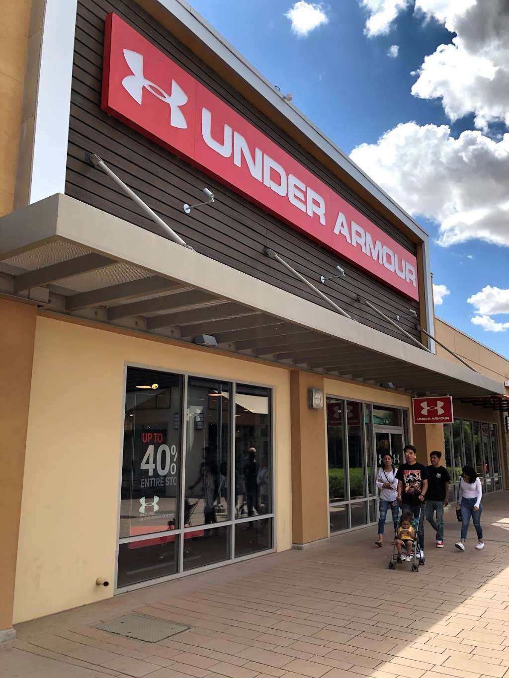 Under Armour Factory House | Premium Outlets, 4976 Premium Outlets Way Suite 416, Chandler, AZ 85226, USA | Phone: (480) 639-1761