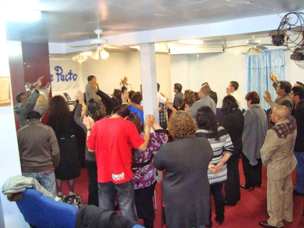 Centro Cristiano Dios De Pacto | 2110 N Parkside Ave, Chicago, IL 60639, USA | Phone: (773) 507-6659