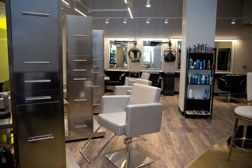 EVOLVE SALON AND SPA | 44693 Brimfield Dr, Ashburn, VA 20147, USA | Phone: (703) 723-8200