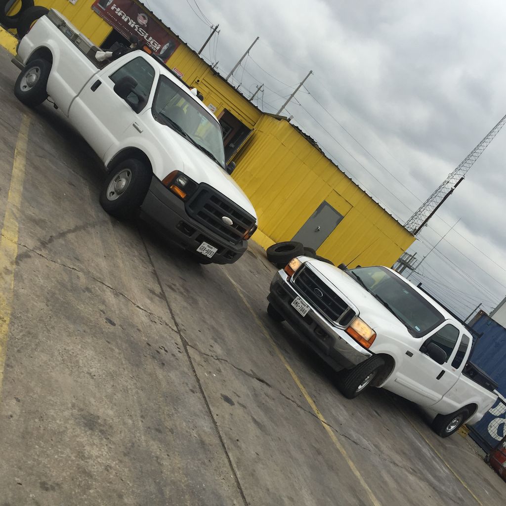 BROTHERS TIRE & MECHANIC SERVICES | BLDG. C, 1901 East Fwy, Baytown, TX 77521, USA | Phone: (713) 254-6139