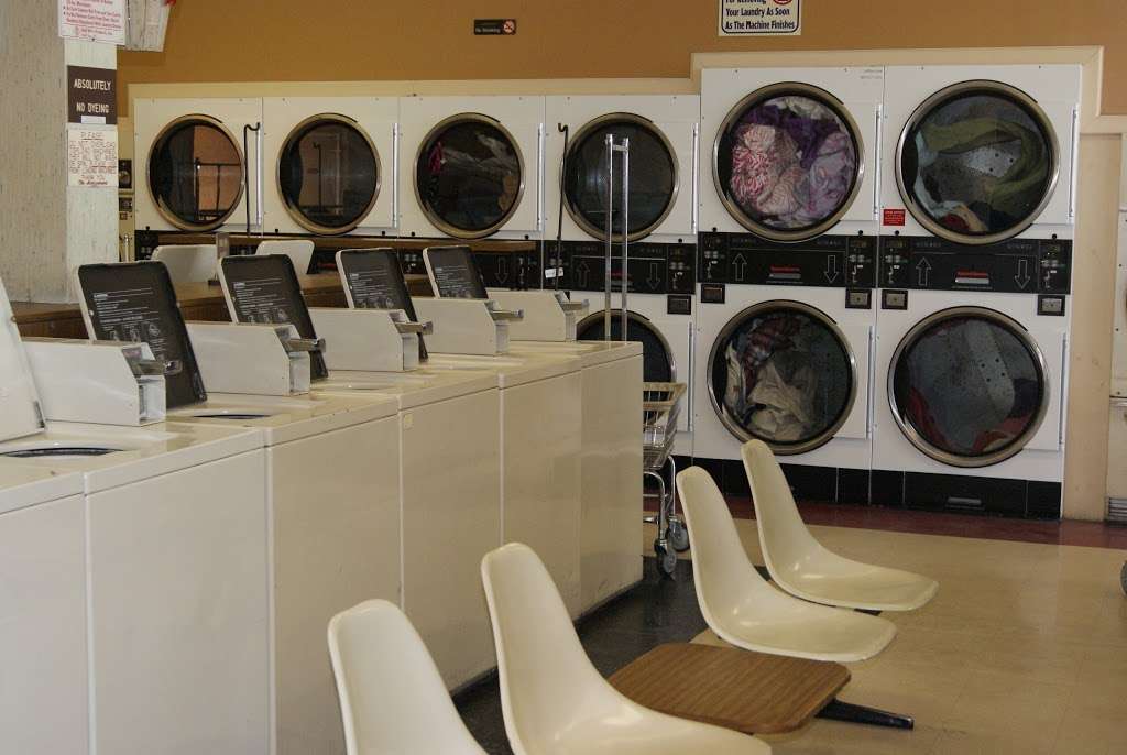 Seminole Center Laundromat | 3691 S Orlando Dr, Sanford, FL 32773, USA | Phone: (407) 323-9885