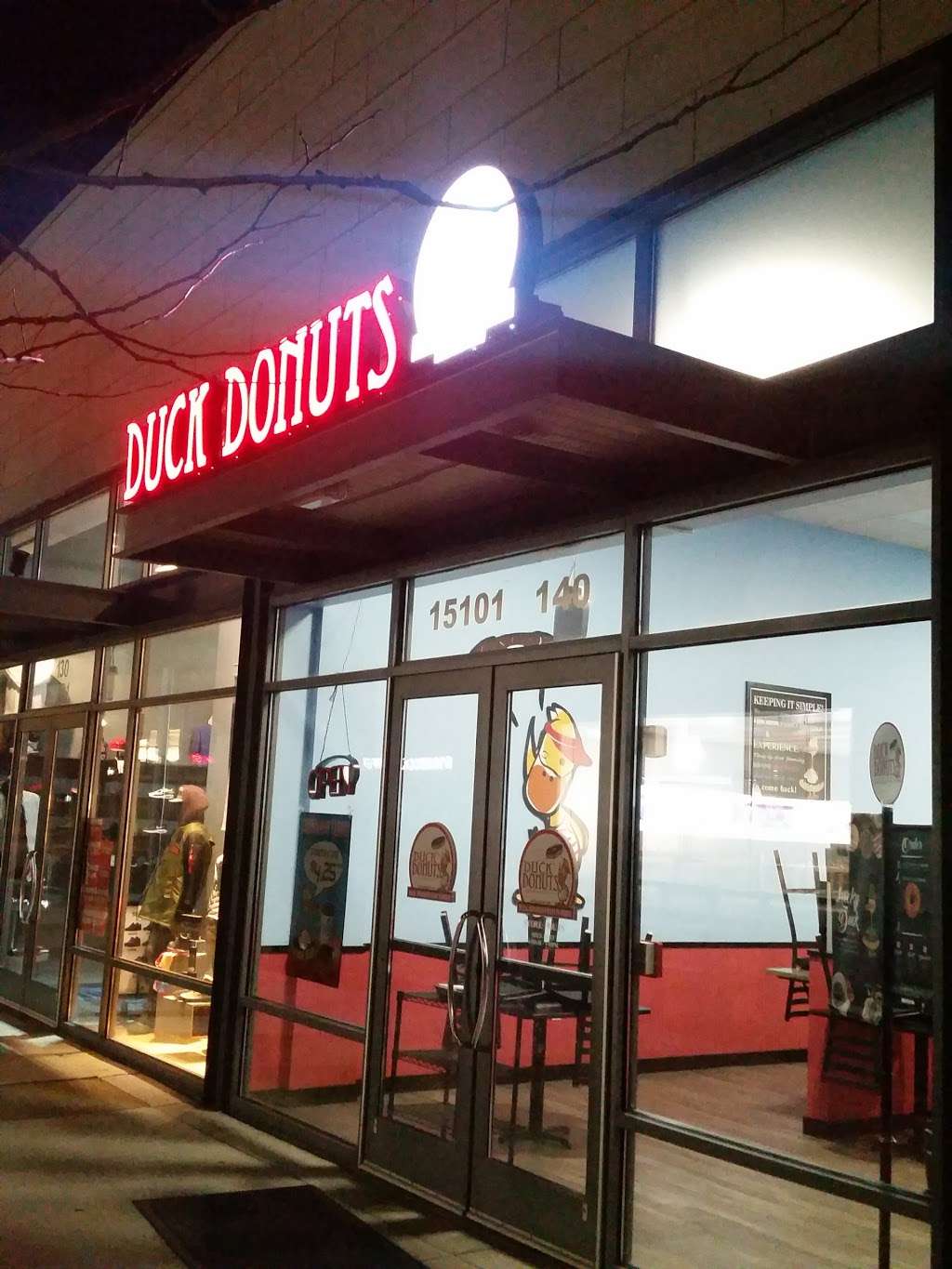 Duck Donuts | 15101 Potomac Town Pl #140, Woodbridge, VA 22191, USA | Phone: (571) 429-7330