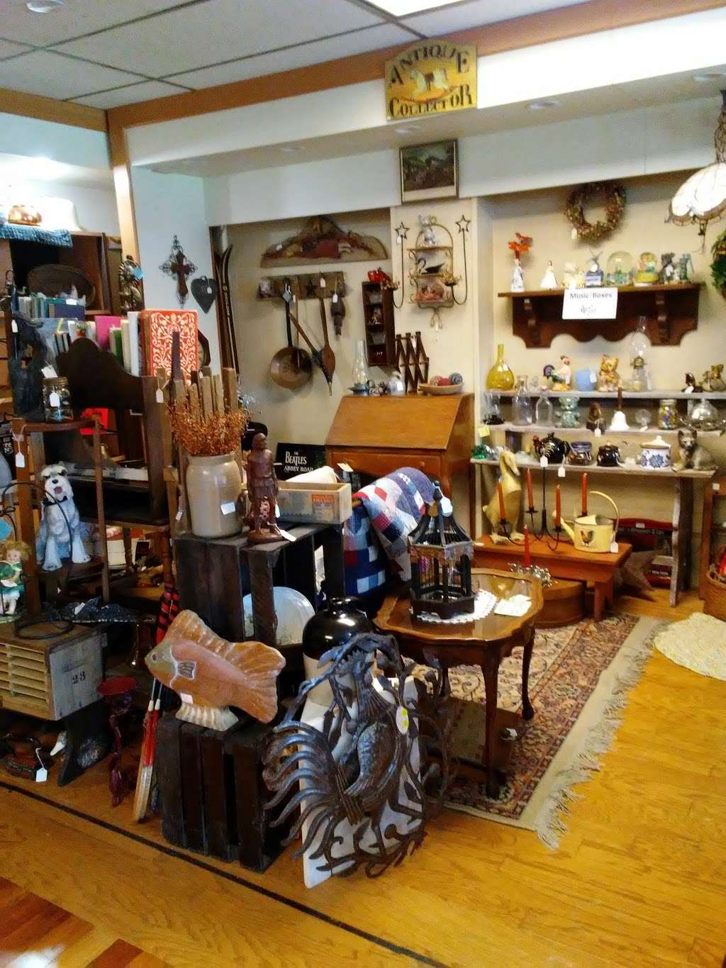 Dover Antique Mall Etc. | 5010 Carlisle Rd, Dover, PA 17315, USA | Phone: (717) 292-2629