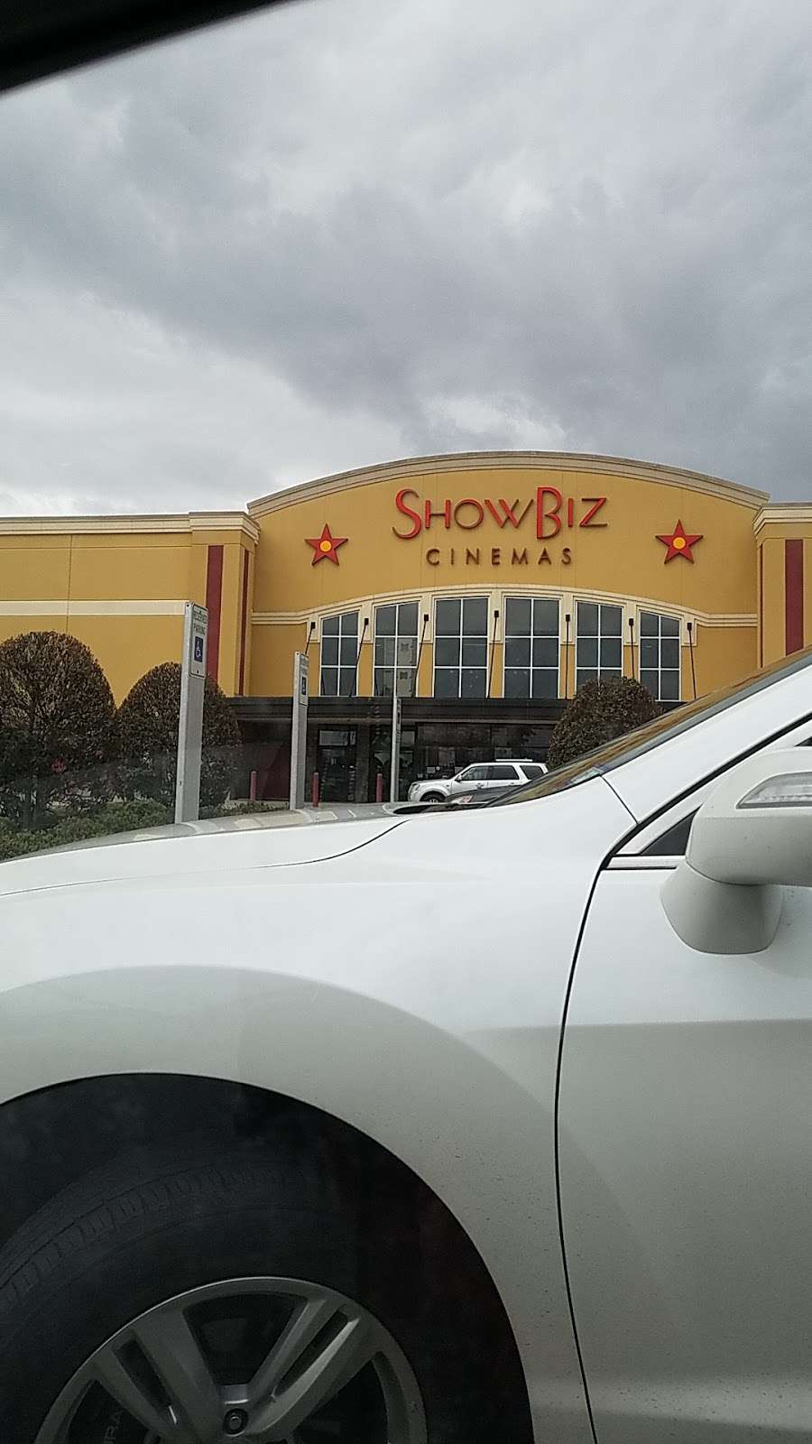 ShowBiz Cinemas Kingwood 14 | 350 Northpark Dr, Kingwood, TX 77339, USA | Phone: (281) 358-9134