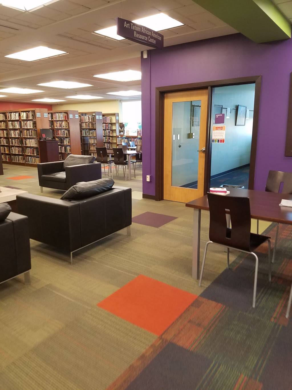 Kent Branch Library | 3101 Collingwood Blvd, Toledo, OH 43610, USA | Phone: (419) 259-5340