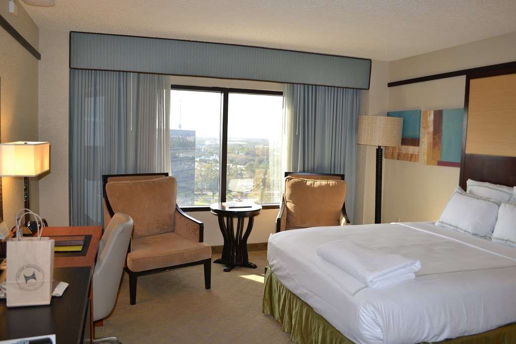 DoubleTree by Hilton Hotel Orlando at SeaWorld | 10100 International Dr, Orlando, FL 32821, USA | Phone: (407) 352-1100