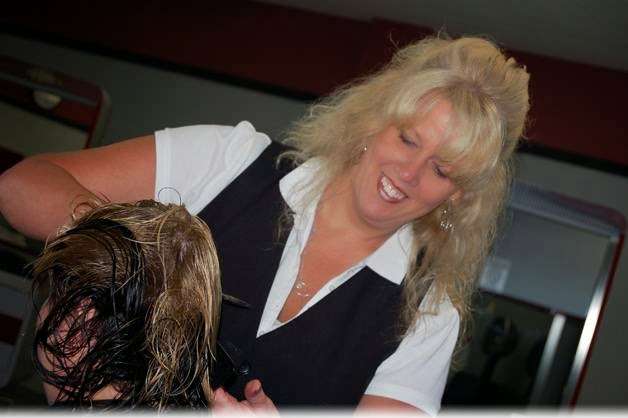 Fast Eddies Family Hair Care | 2024 East US Hwy 20, Michigan City, IN 46360, USA | Phone: (219) 879-6374