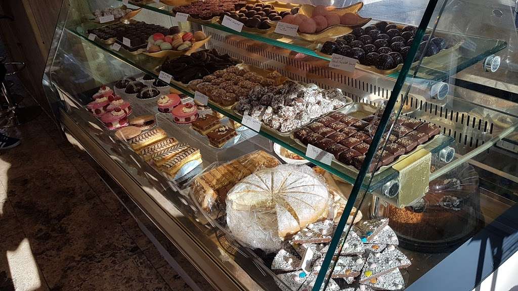 Au Ciel Patisserie | 1a Calton Ave, London SE21 7DE, UK | Phone: 020 8488 1111