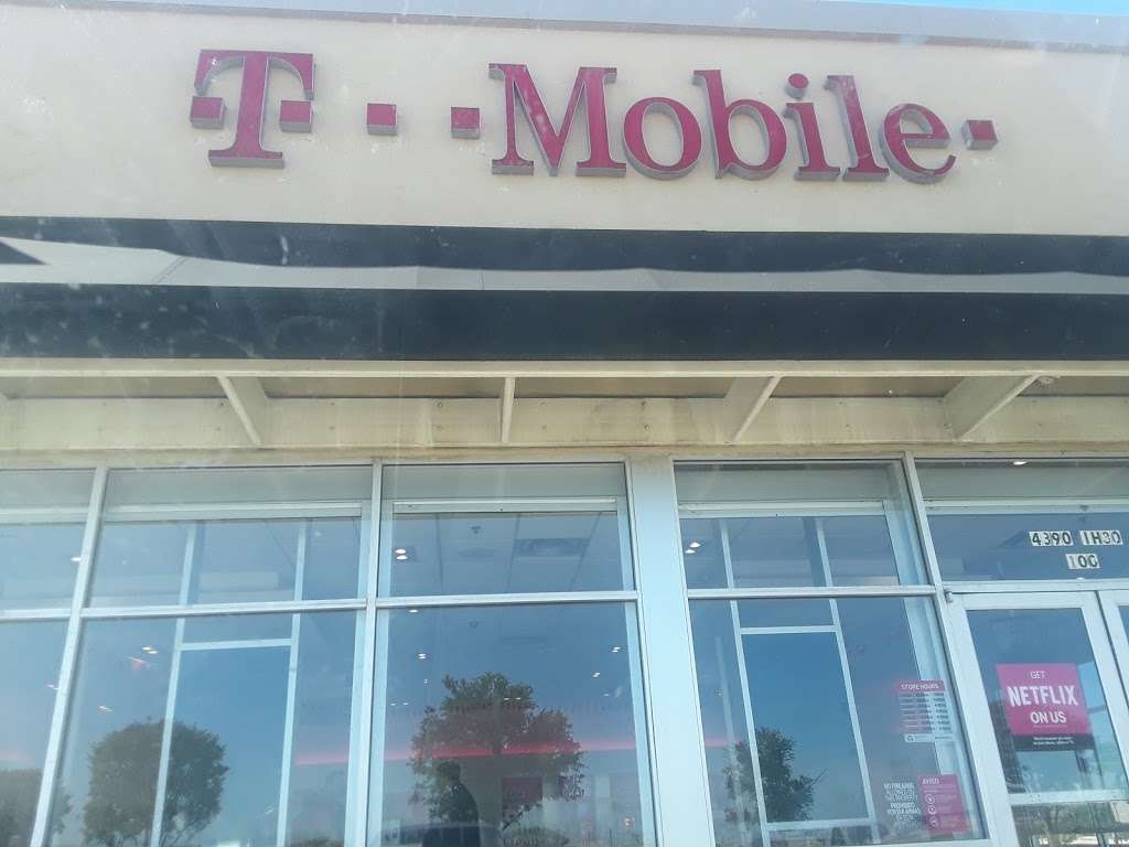 T-Mobile | 4390, I-30 Suite 100, Dallas, TX 75211, USA | Phone: (214) 467-0295