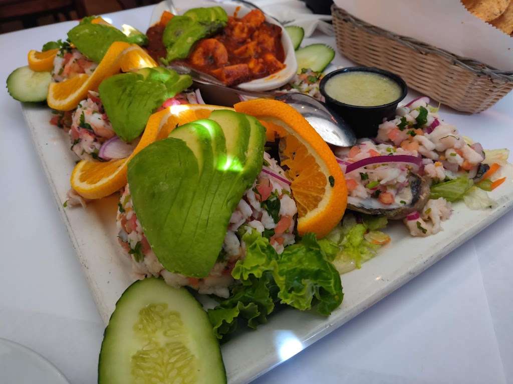 El Pescador Family Restaurant | 17421 S Avalon Blvd A, Carson, CA 90746, USA | Phone: (310) 327-3774