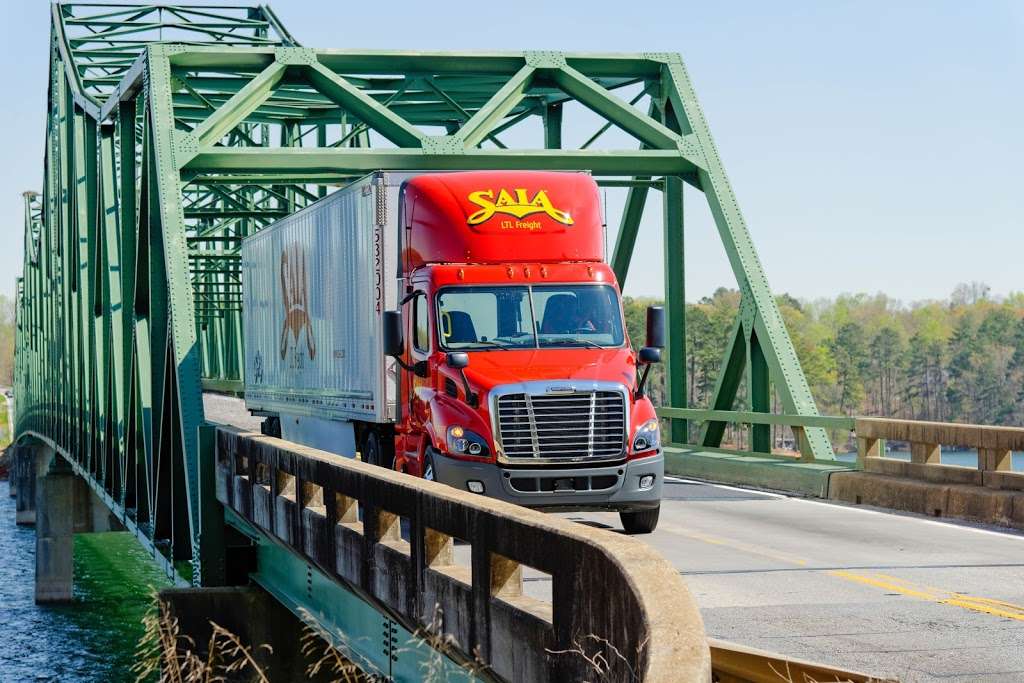 Saia LTL Freight | 4356 Singleton Blvd, Dallas, TX 75212, USA | Phone: (214) 267-4100