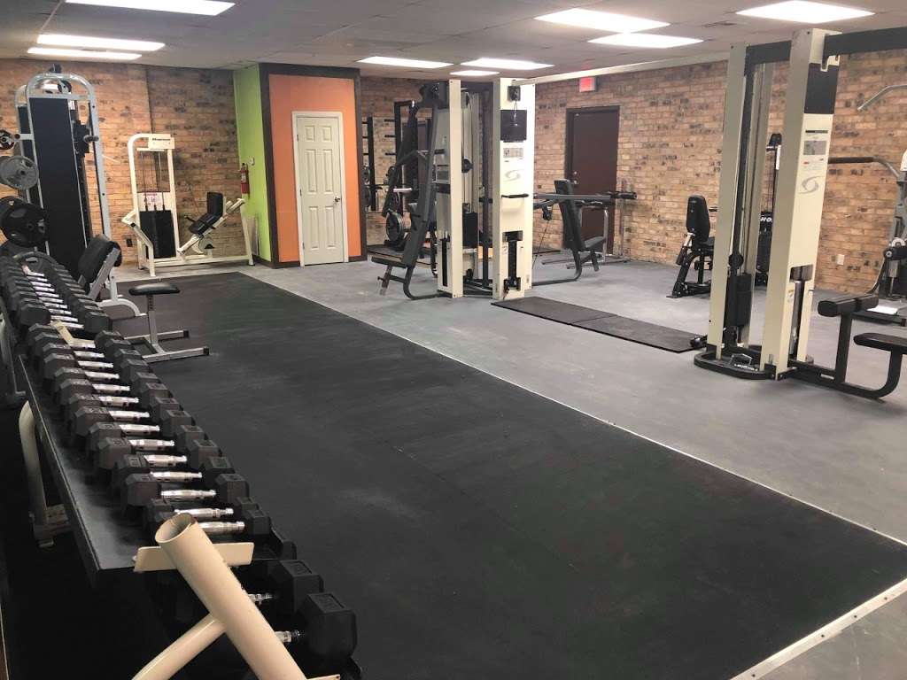 Absolute Fitness | 206 N McKinney St, Sweeny, TX 77480, USA | Phone: (979) 548-3770