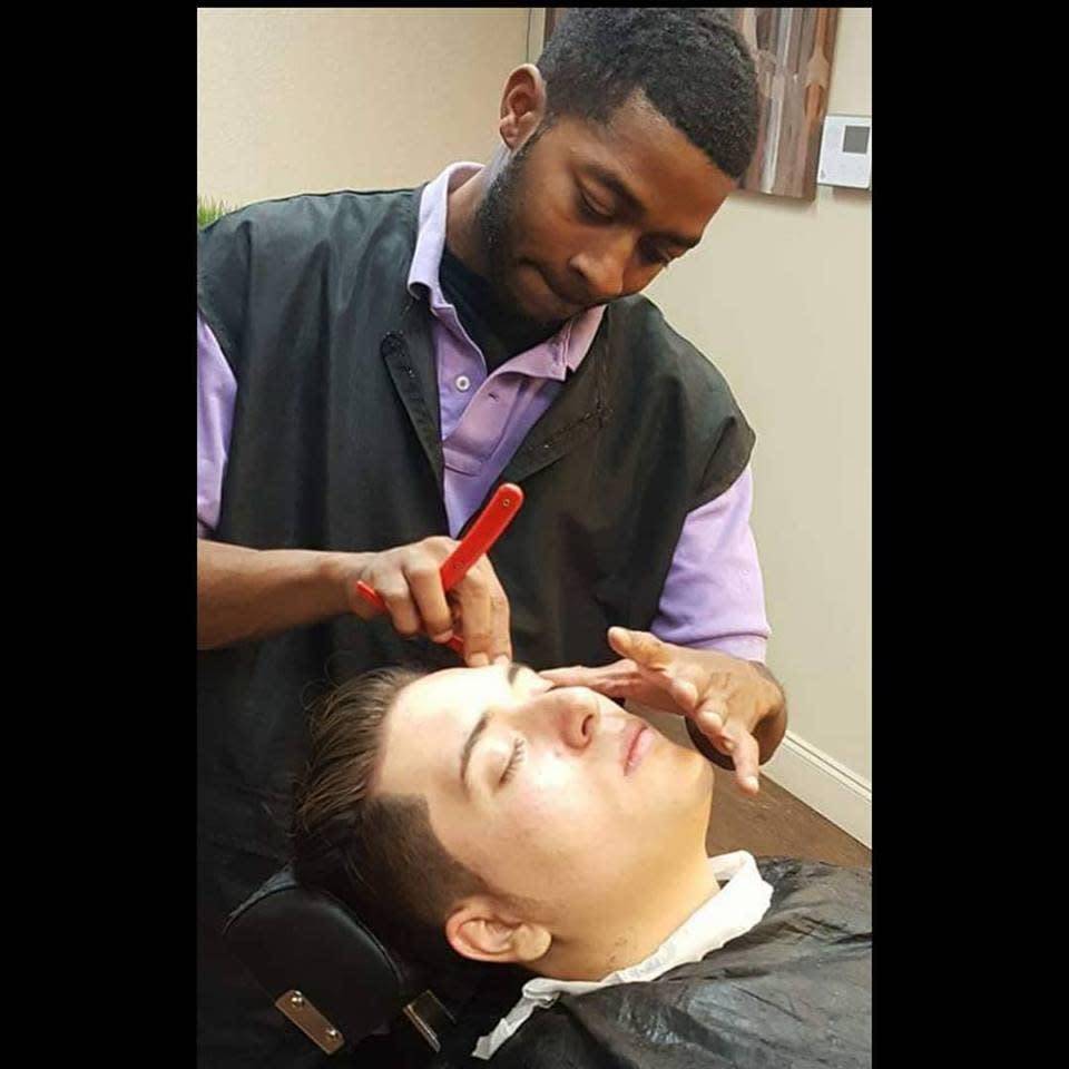 Fresh Styles Barbershop | 3200 S Cooper St, Arlington, TX 76015, USA | Phone: (817) 468-3990