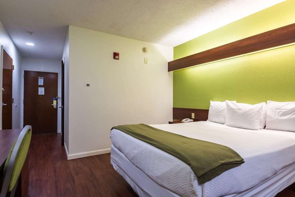 Motel 6 Gastonia NC | 1901 Broadcast St, Gastonia, NC 28052, USA | Phone: (704) 854-8387