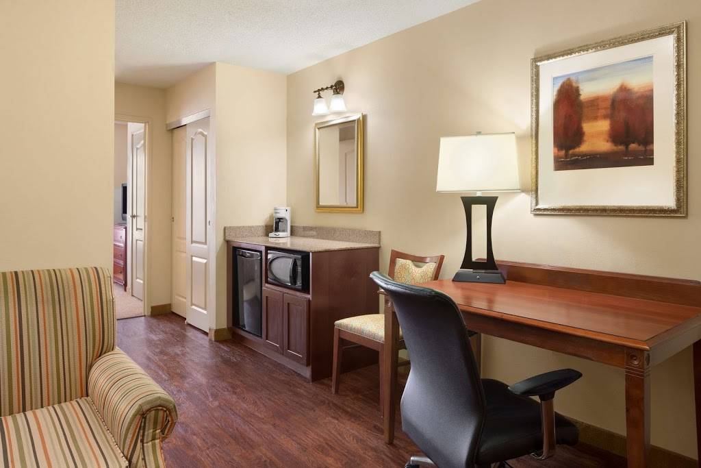 Country Inn & Suites by Radisson, Baltimore North, MD | 8825 Yellow Brick Rd, Baltimore, MD 21237, USA | Phone: (443) 772-5000