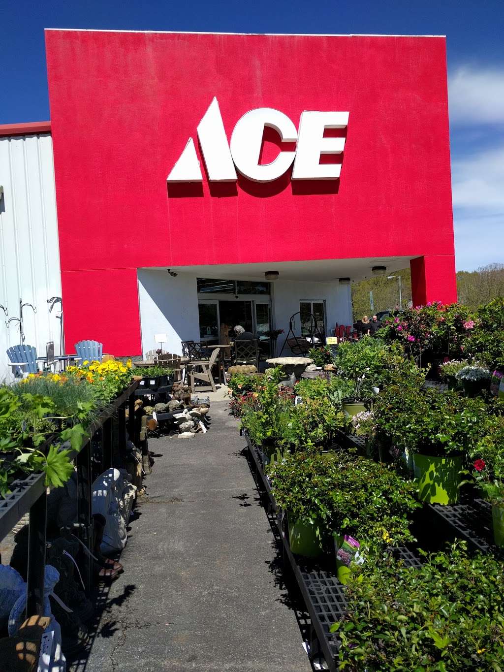 Saines Hardware & Garden Center | 127 Spake Rd, Lincolnton, NC 28092, USA | Phone: (704) 735-3911