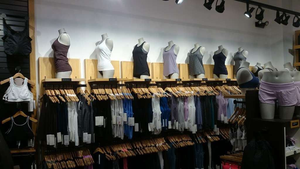 lululemon | 100 Garden State Plaza Lower Level, Paramus, NJ 07652, USA | Phone: (201) 291-2590