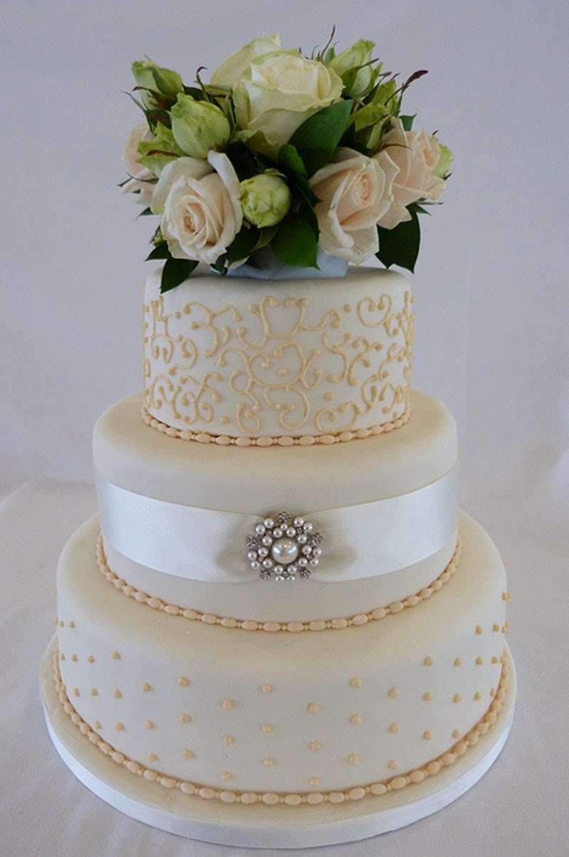 Ever After Wedding Cakes | Downs Valley, Hartley, Sevenoaks DA3 7RA, UK | Phone: 07940 704136