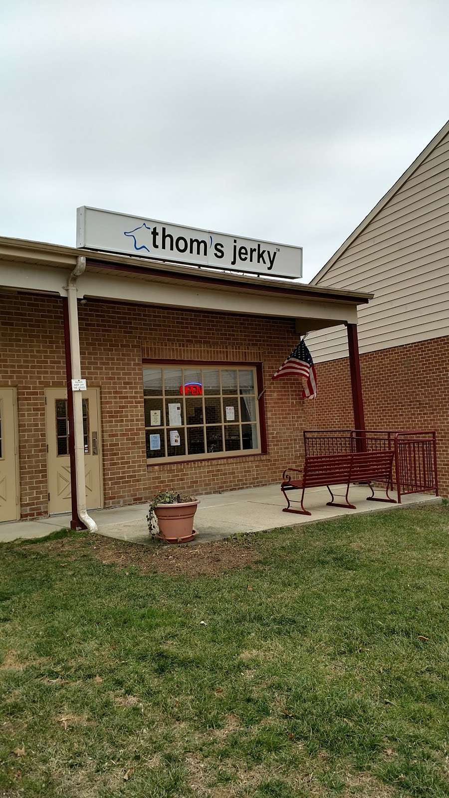 Thoms Jerky | Marchwood Shopping Center, 20 Marchwood Rd, Exton, PA 19341, USA | Phone: (610) 524-1630