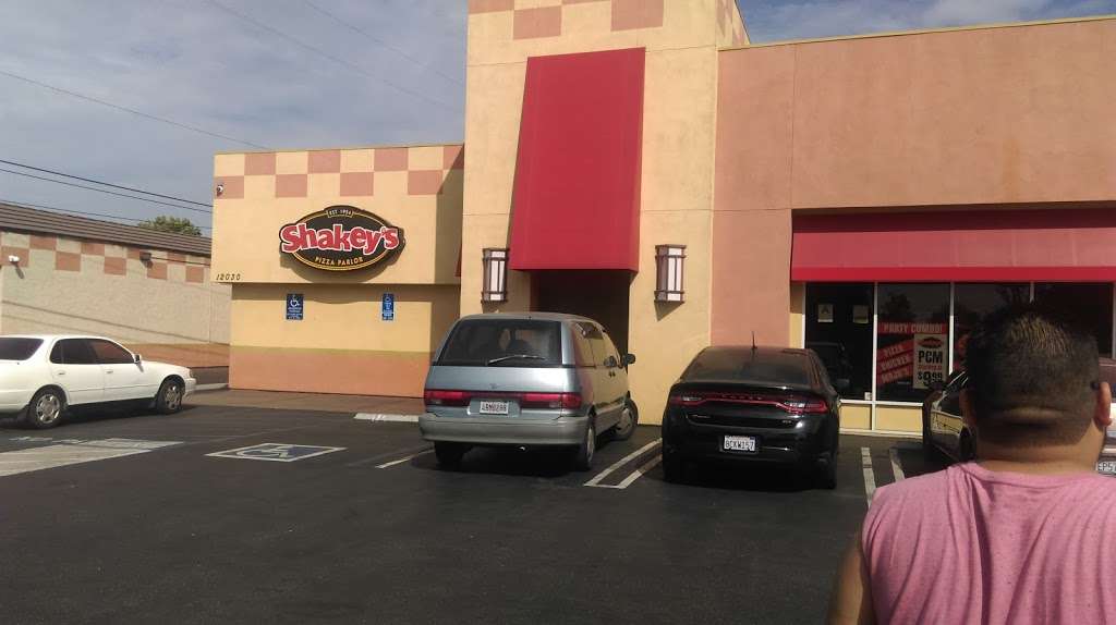 Shakeys Pizza Parlor | 12030 Paramount Blvd, Downey, CA 90242, USA | Phone: (562) 861-0754