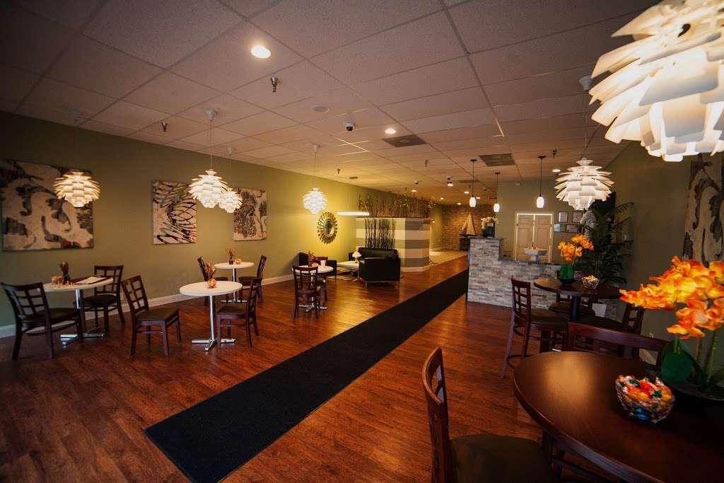 Tracys | 790 S Rand Rd, Lake Zurich, IL 60047, USA | Phone: (847) 550-4697