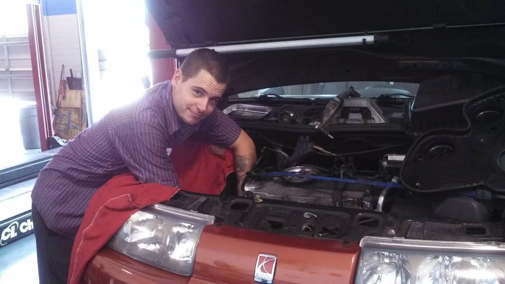 Express Oil Change & Tire Engineers | 710 S Alafaya Trail, Orlando, FL 32828, USA | Phone: (407) 502-4984