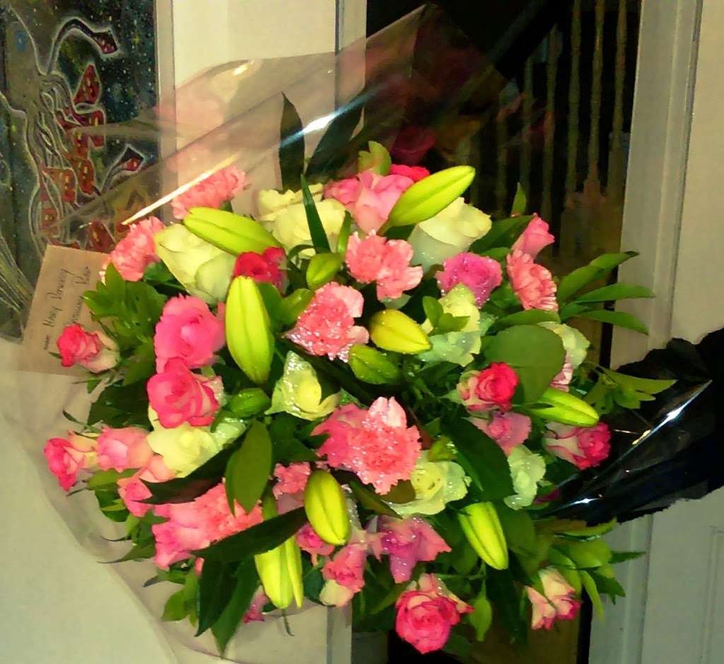 Green Academy Florist | Unit C, Lantern Cl, London, Putney SW15 5QS, UK | Phone: 07480 449369