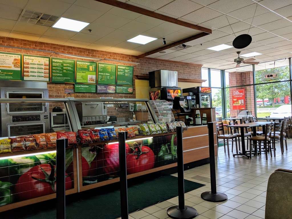 Subway Restaurants | 275 S Randall Rd, Elgin, IL 60123, USA | Phone: (847) 608-4220