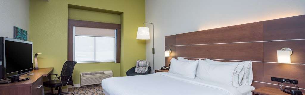 Holiday Inn Express & Suites Quakertown | 1918 PA-663, Quakertown, PA 18951, USA | Phone: (215) 529-7979