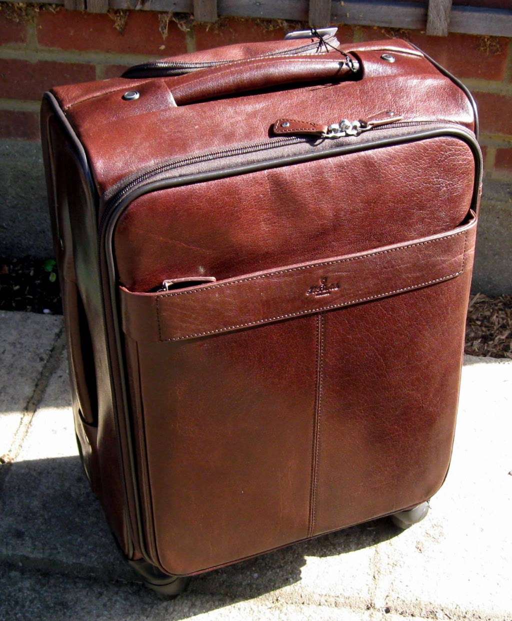 The Leather Travel Bag Company | 38 Church Rd, Worcester Park KT4 7RD, UK | Phone: 020 8404 6450