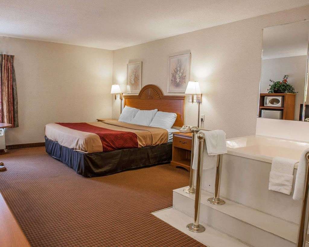 Econo Lodge | 1245 W, IN-32, Lebanon, IN 46052, USA | Phone: (765) 482-9611