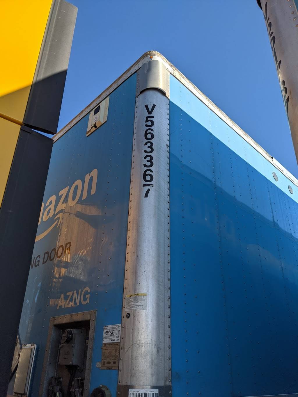 Amazon Fulfillment Center RNO4 | 8000 N Virginia St, Reno, NV 89506, USA | Phone: (775) 954-9500