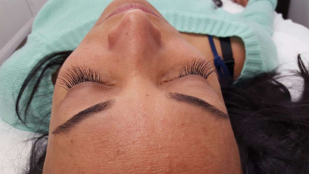 Eyelash Extensions and Skin Care | 911 E San Antonio Dr #8, Long Beach, CA 90807, USA | Phone: (562) 216-3688