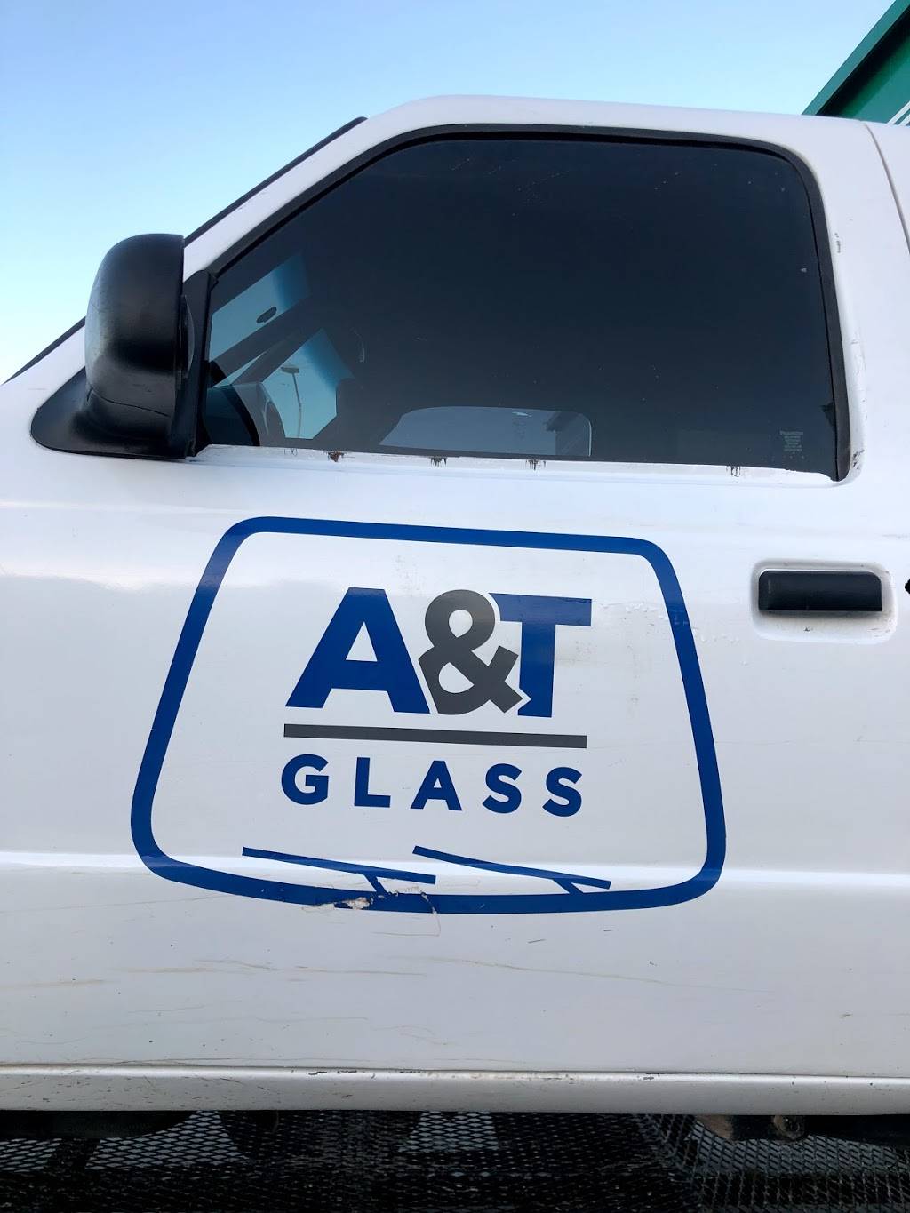 A&T Glass | 3380 B St, San Diego, CA 92102, USA | Phone: (619) 317-3548