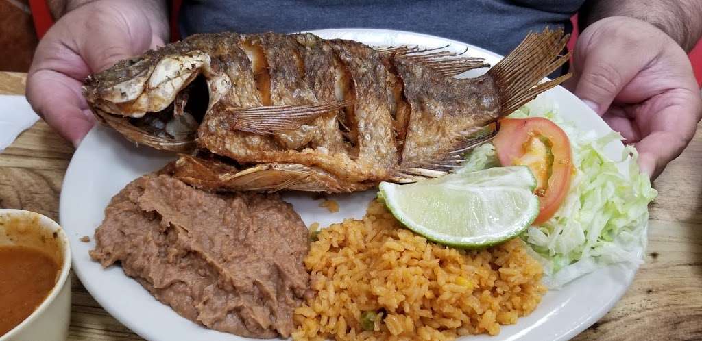 La Esquinita Mexican Restaurant & Meat Market | 14624 Shepherd Rd, Atascosa, TX 78002, USA | Phone: (210) 622-4100