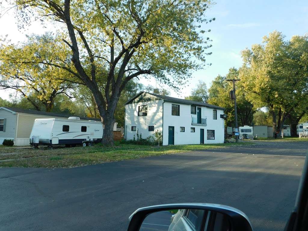 Carroll Creek Mobile Home Park | 5940 State Ave, Kansas City, KS 66102, USA | Phone: (913) 328-0875