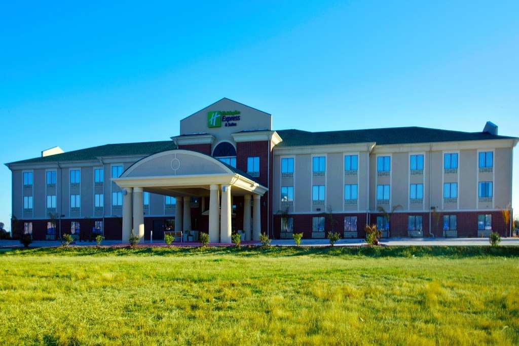 Holiday Inn Express & Suites Waller - Prairie View | 31380 Farm to Market 2920, Waller, TX 77484, USA | Phone: (936) 372-3700