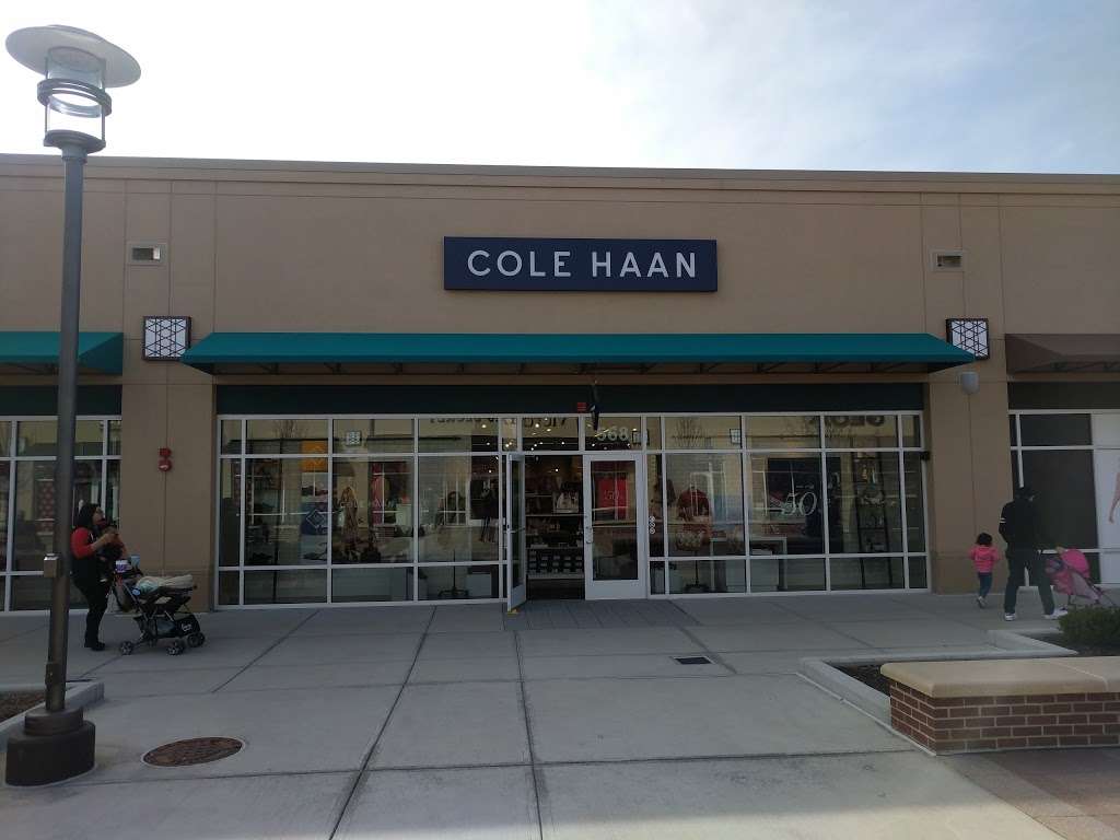 Cole Haan Outlet | 1650 Premium Outlet Blvd #568, Aurora, IL 60502, USA | Phone: (630) 898-1369