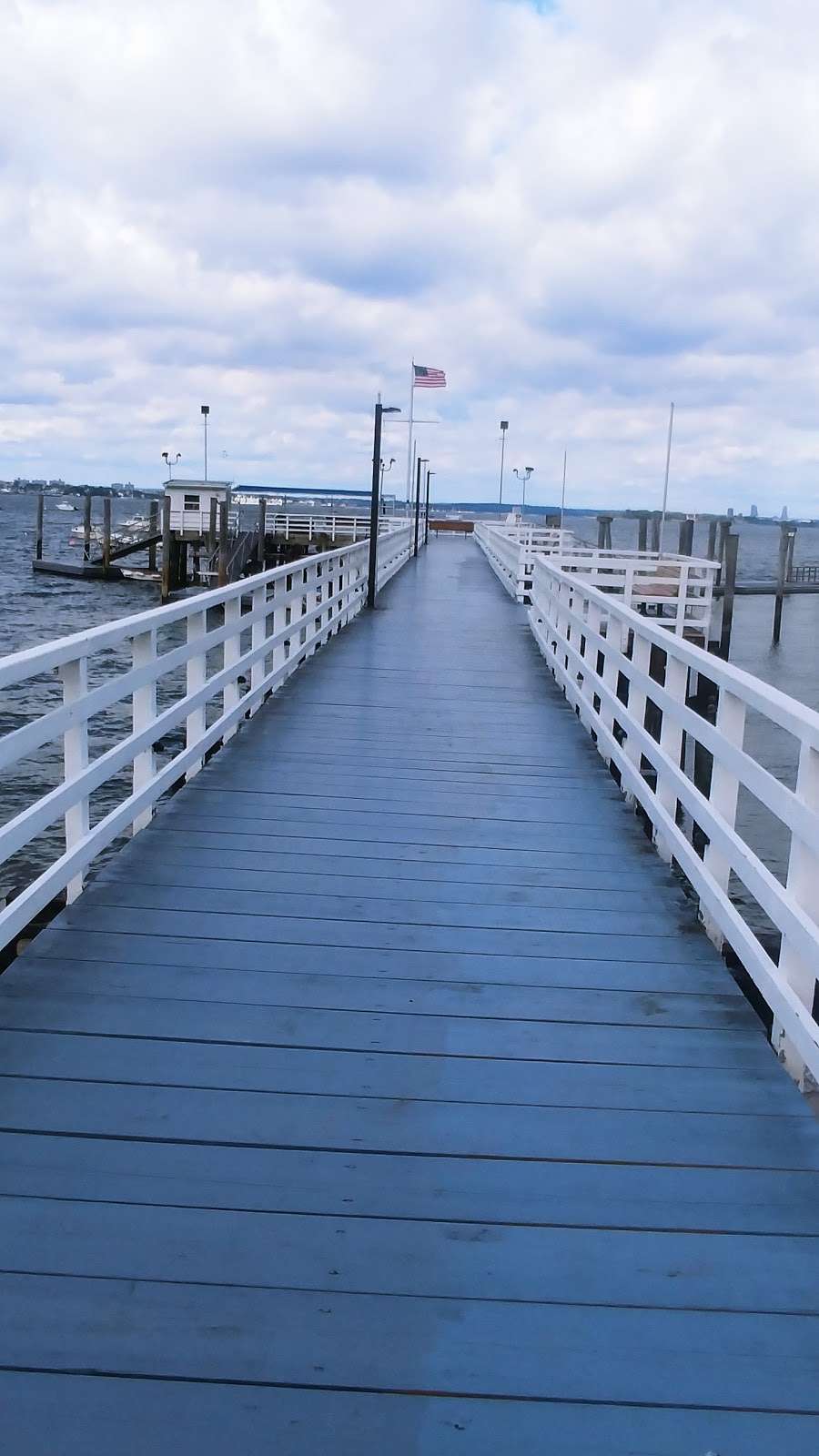 Stepping Stone Park Dock | Stepping Stone Ln, Kings Point, NY 11024, USA | Phone: (516) 487-9228