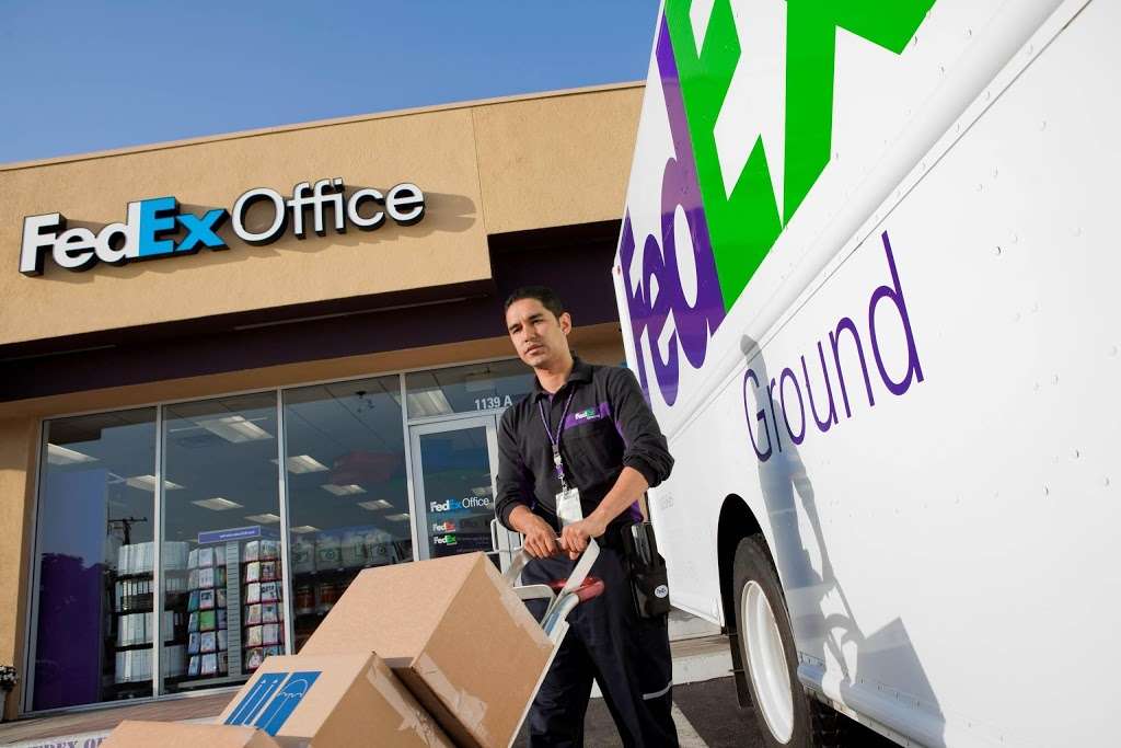 FedEx Office Print & Ship Center | 1770 S Pacific Coast Hwy, Redondo Beach, CA 90277, USA | Phone: (310) 792-8635