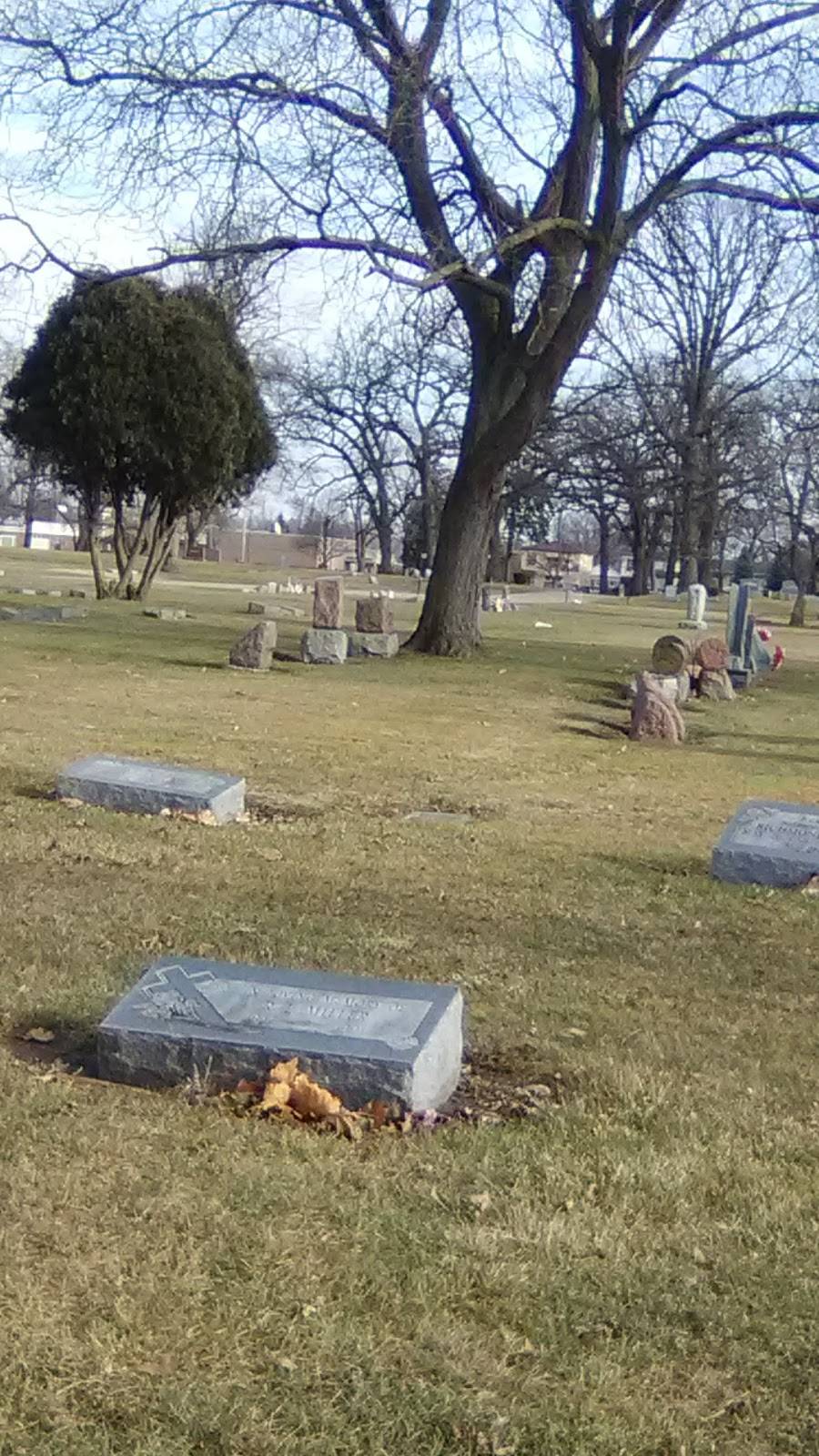 Glen Oaks Cemetery Inc | 4301 Roosevelt Rd, Hillside, IL 60162, USA | Phone: (708) 344-5600