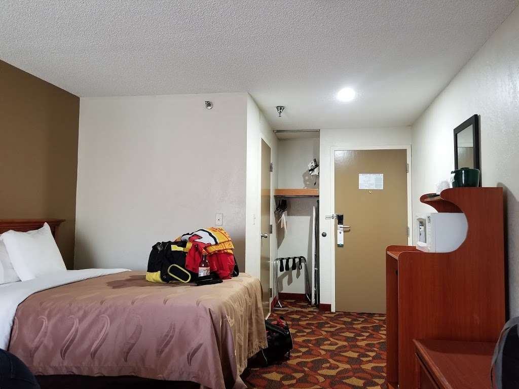 Quality Inn & Suites | 1051 N Cambridge Ave, Kansas City, MO 64120, USA | Phone: (816) 483-7900