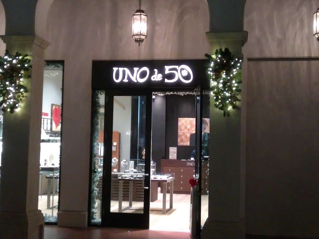 UNOde50 | 86, 1668 Buena Vista Dr #1, Lake Buena Vista, FL 32830, USA | Phone: (407) 560-0150