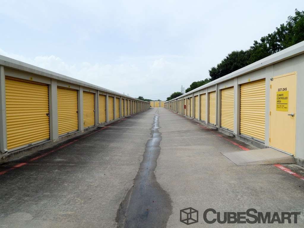 CubeSmart Self Storage | 10030 Blackhawk Blvd, Houston, TX 77089, USA | Phone: (281) 481-1119