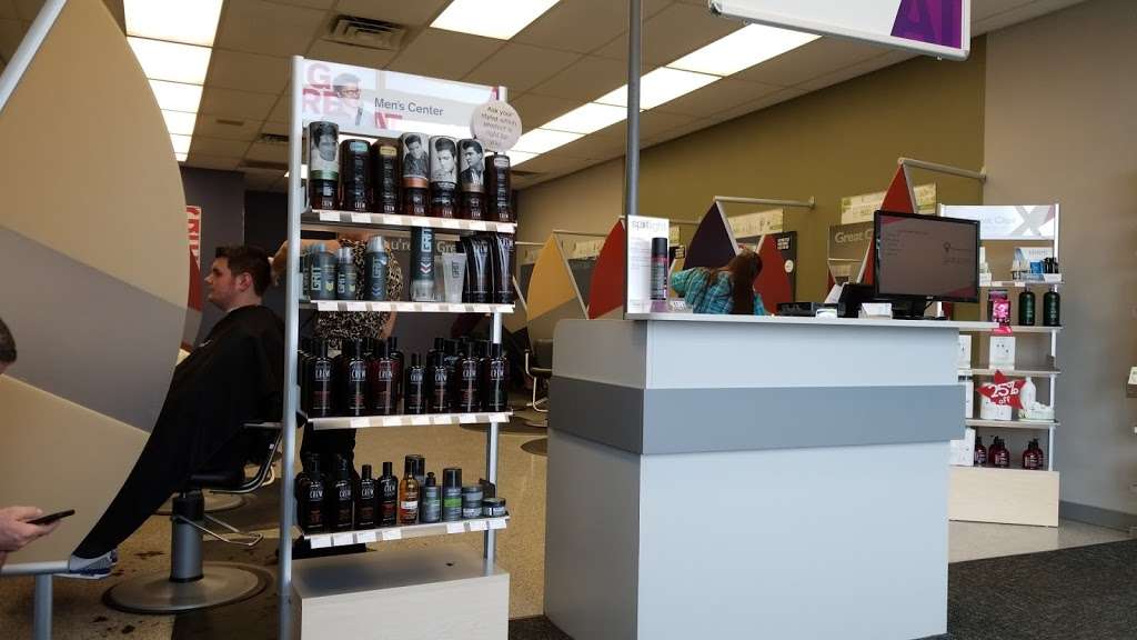 Great Clips | 1350 W Southport Rd, Indianapolis, IN 46217, USA | Phone: (317) 889-7066