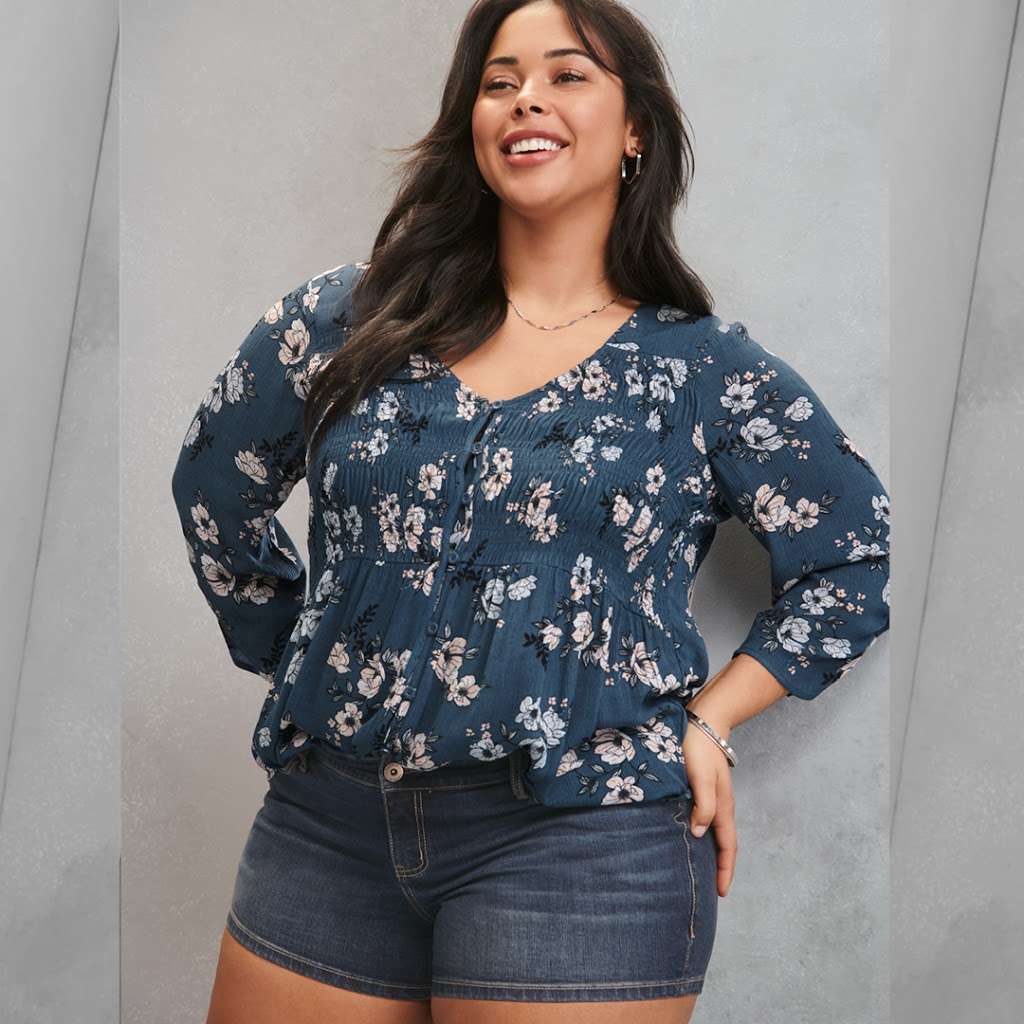 Torrid | 14405 Clay Terrace Blvd Ste 130, Carmel, IN 46032, USA | Phone: (317) 574-1728